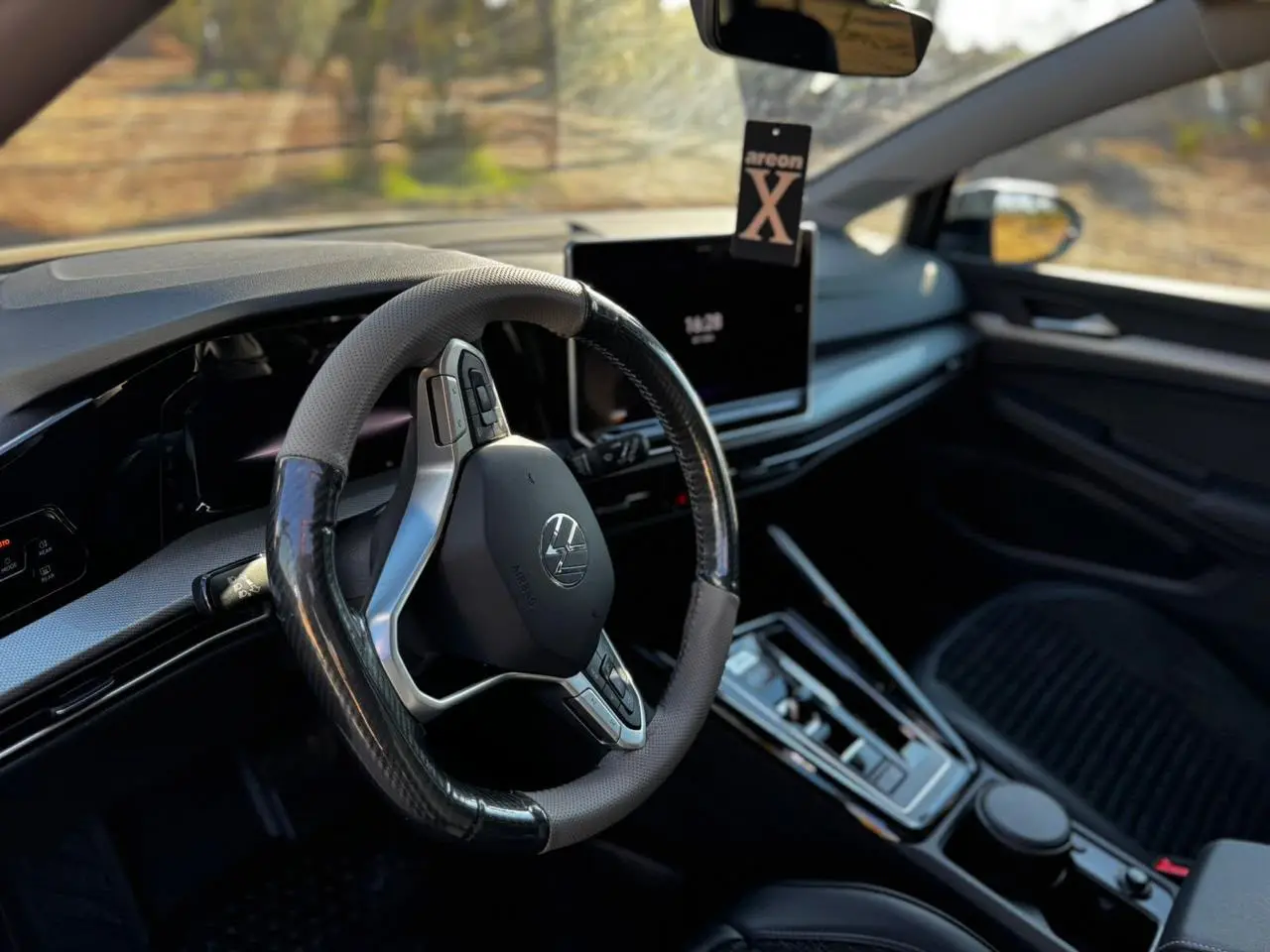 Volkswagen Golf 2025 — 3