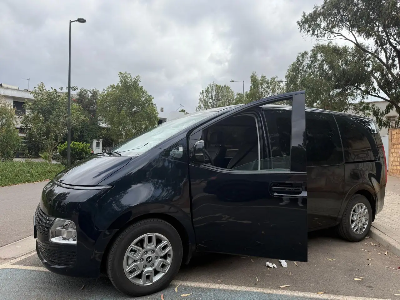 Hyundai Staria 2025 — 3